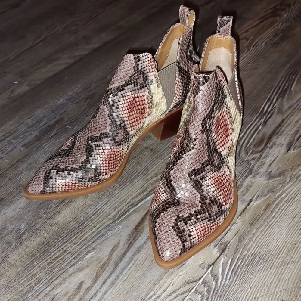 Dolce Vita Samy Snakeskin Ankle boots  Booties, Women's Size 6.5 M, Multicolor